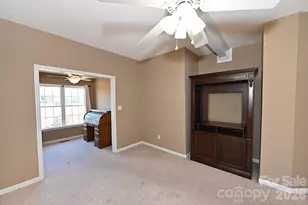 518 30th Ave Cir NE, Hickory, NC 28601 - Photo 12