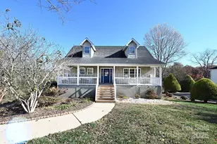 518 30th Ave Cir NE, Hickory, NC 28601 - Photo 2