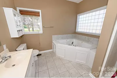 518 30th Avenue Circle NE, Hickory, NC 28601 - Photo 16