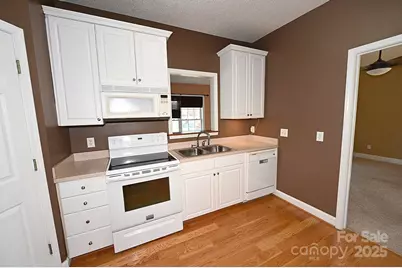 518 30th Avenue Circle NE, Hickory, NC 28601 - Photo 12