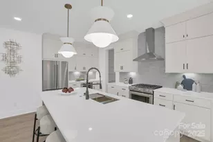 320 Auten St, Charlotte, NC 28208 - Photo 6