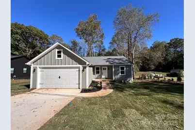 116 39th Avenue Court NW, Hickory, NC 28601 - Photo 2