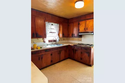 5046 Old Linville Road, Marion, NC 28752 - Photo 6