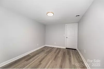 300 Gloucestershire Road, Winston Salem, NC 27104 - Photo 28