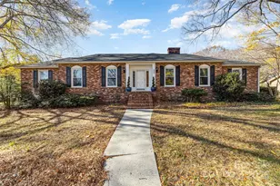 300 Gloucestershire Rd, Winston Salem, NC 27104 - Photo 2