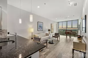 333 W Trade St, Charlotte, NC 28202 - Photo 4