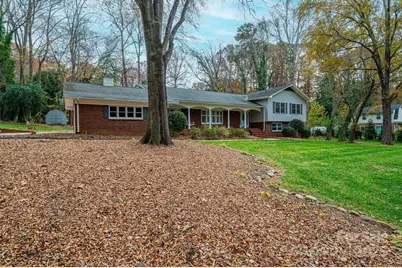 710 4th Avenue NE, Conover, NC 28613 - Photo 2