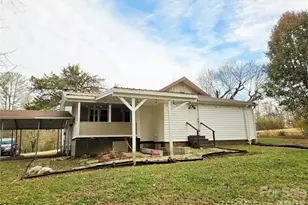 811 Sulphur Springs Rd, Hiddenite, NC 28636 - Photo 2