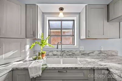 125 Exeter Court, Hendersonville, NC 28791 - Photo 20