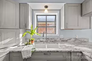 125 Exeter Ct, Hendersonville, NC 28791 - Photo 20