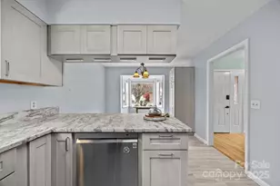 125 Exeter Ct, Hendersonville, NC 28791 - Photo 22