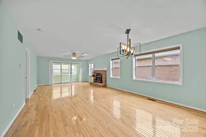 125 Exeter Court, Hendersonville, NC 28791 - Photo 26