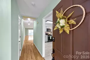 125 Exeter Ct, Hendersonville, NC 28791 - Photo 8