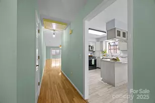 125 Exeter Ct, Hendersonville, NC 28791 - Photo 6