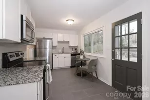 4236 Folkston Dr, Charlotte, NC 28205 - Photo 12