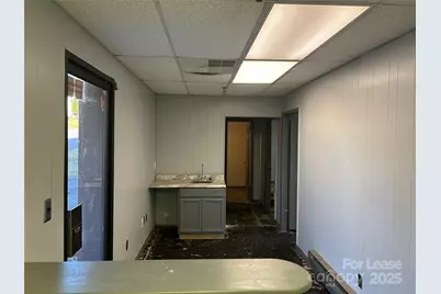 618 N Carolina Avenue, Maiden, NC 28650 - Photo 6