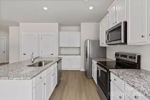 421 Robindale Ct, Winston Salem, NC 27107 - Photo 8