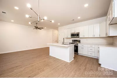 1449 4th Street SW, Hickory, NC 28602 - Photo 4