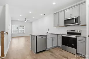 3132 Butler Hl Dr, Matthews, NC 28105 - Photo 1