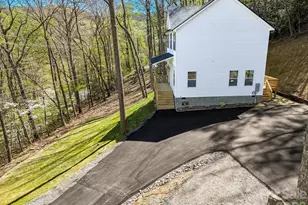 337 Garren Creek Rd, Fairview, NC 28730 - Photo 4