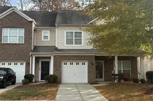 4545 Craigmoss Ln, Charlotte, NC 28278 - Photo 4