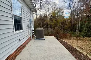 117 24th St NW, Hickory, NC 28601 - Photo 4