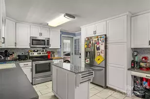 304 Parlier Ave NE, Conover, NC 28613 - Photo 10