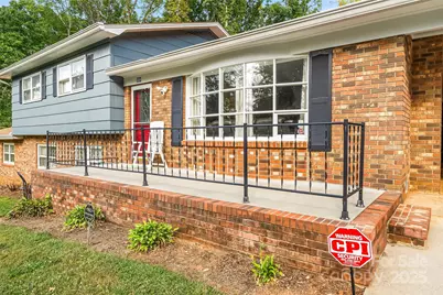 304 Parlier Avenue NE, Conover, NC 28613 - Photo 4