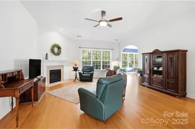 912 Gold Finch Circle, Fort Mill, SC 29715 - Photo 4