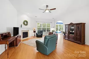 912 Gold Finch Cir, Fort Mill, SC 29715 - Photo 4