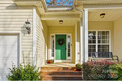912 Gold Finch Circle, Fort Mill, SC 29715 - Photo 2