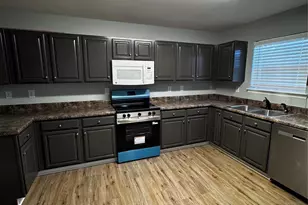 8719 Oak Dr NE, Charlotte, NC 28269 - Photo 6