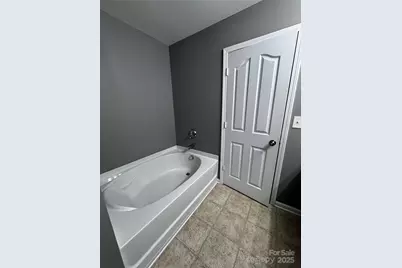 8719 Oak Drive NE, Charlotte, NC 28269 - Photo 18