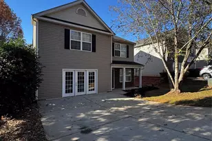 8719 Oak Dr NE, Charlotte, NC 28269 - Photo 4