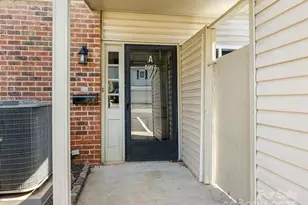 5917 Quail Hollow Rd, Charlotte, NC 28210 - Photo 2