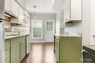 5917 Quail Hollow Rd, Charlotte, NC 28210 - Photo 10