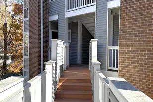 2518 Cranbrook Ln, Charlotte, NC 28207 - Photo 2