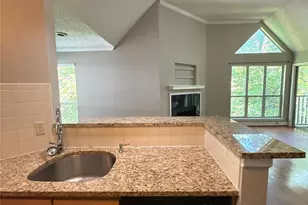 2518 Cranbrook Ln, Charlotte, NC 28207 - Photo 6