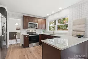 3909 Brownes Ferry Rd, Charlotte, NC 28269 - Photo 8