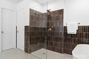 3909 Brownes Ferry Rd, Charlotte, NC 28269 - Photo 20