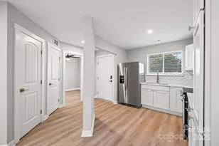 2545 Stockbridge Dr, Charlotte, NC 28210 - Photo 4