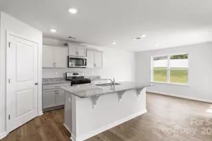 25 Caroline Vly Ln, Hendersonville, NC 28792 - Photo 4