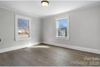 204 22nd Avenue NE, Hickory, NC 28601 - Photo 12