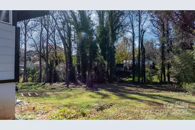204 22nd Avenue NE, Hickory, NC 28601 - Photo 18