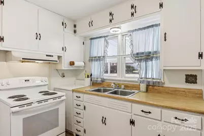 100 Hyatt Street, Waynesville, NC 28786 - Photo 18