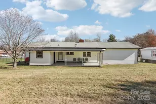 100 Hyatt St, Waynesville, NC 28786 - Photo 32