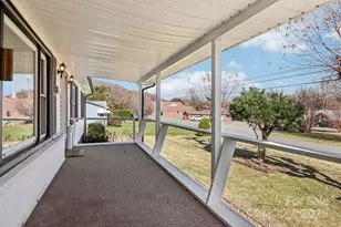 100 Hyatt St, Waynesville, NC 28786 - Photo 4