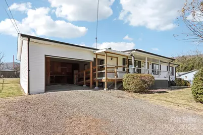 100 Hyatt Street, Waynesville, NC 28786 - Photo 2