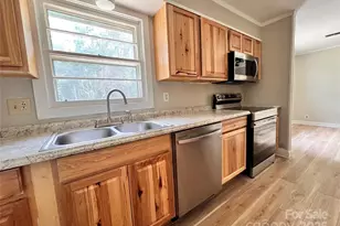 405 W Inwood St, Bethune, SC 29009 - Photo 8