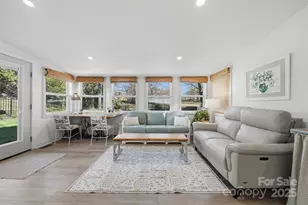 1042 1st St NE, Hickory, NC 28601 - Photo 10